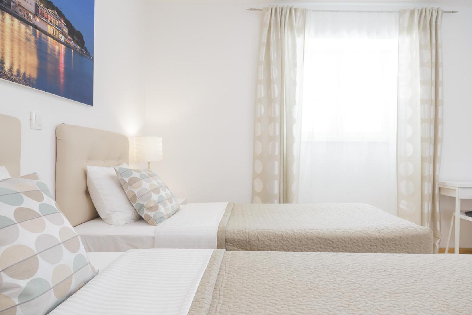 Holiday Home Aspalathos - With Free Parking, Near The Beach, A Few Minutes' Walking Distance To The Unesco Palace Split Exterior foto