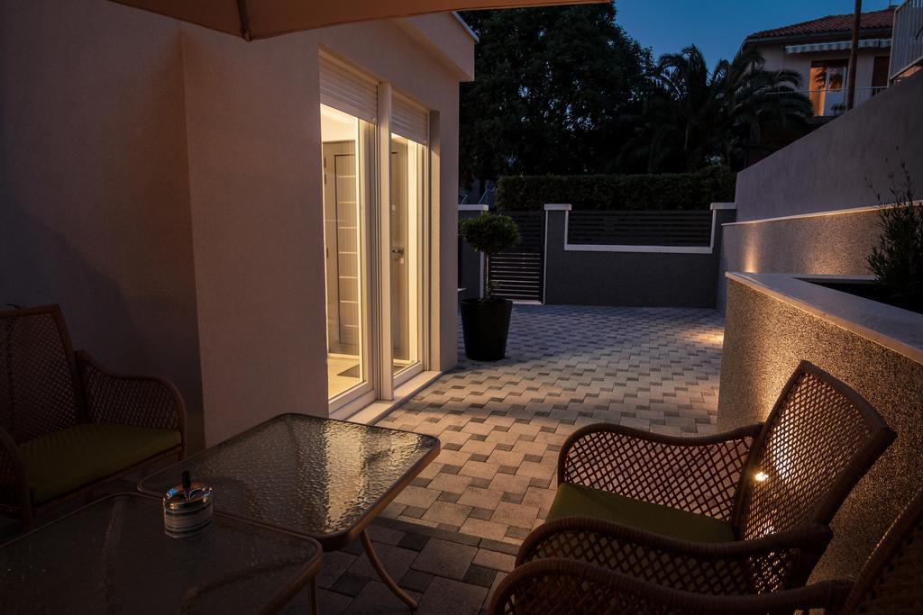 Holiday Home Aspalathos - With Free Parking, Near The Beach, A Few Minutes' Walking Distance To The Unesco Palace Split Quarto foto